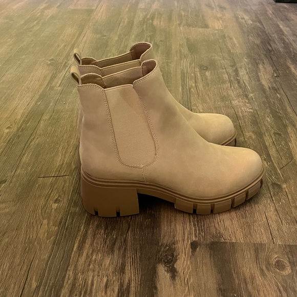 Madden girl shoes size 10